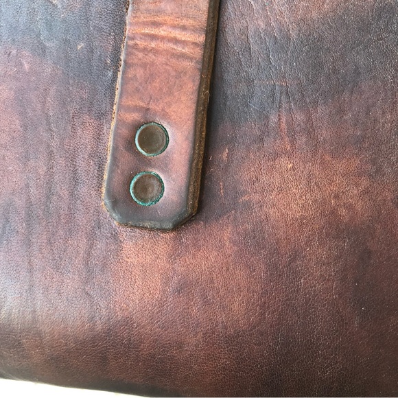 Handmade Vintage 60’s leather Feedbag, whip stitched, distressed brass hardware - Picture 7 of 10